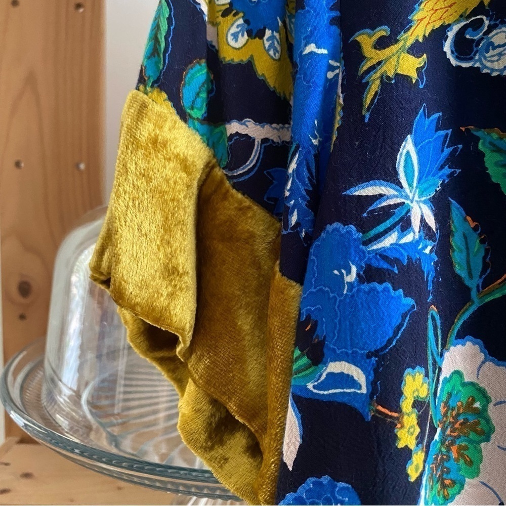 Anthropologie Blue Floral Clara Gold Velvet-Trimmed Pajama Lounge Top Small - Picture 12 of 16